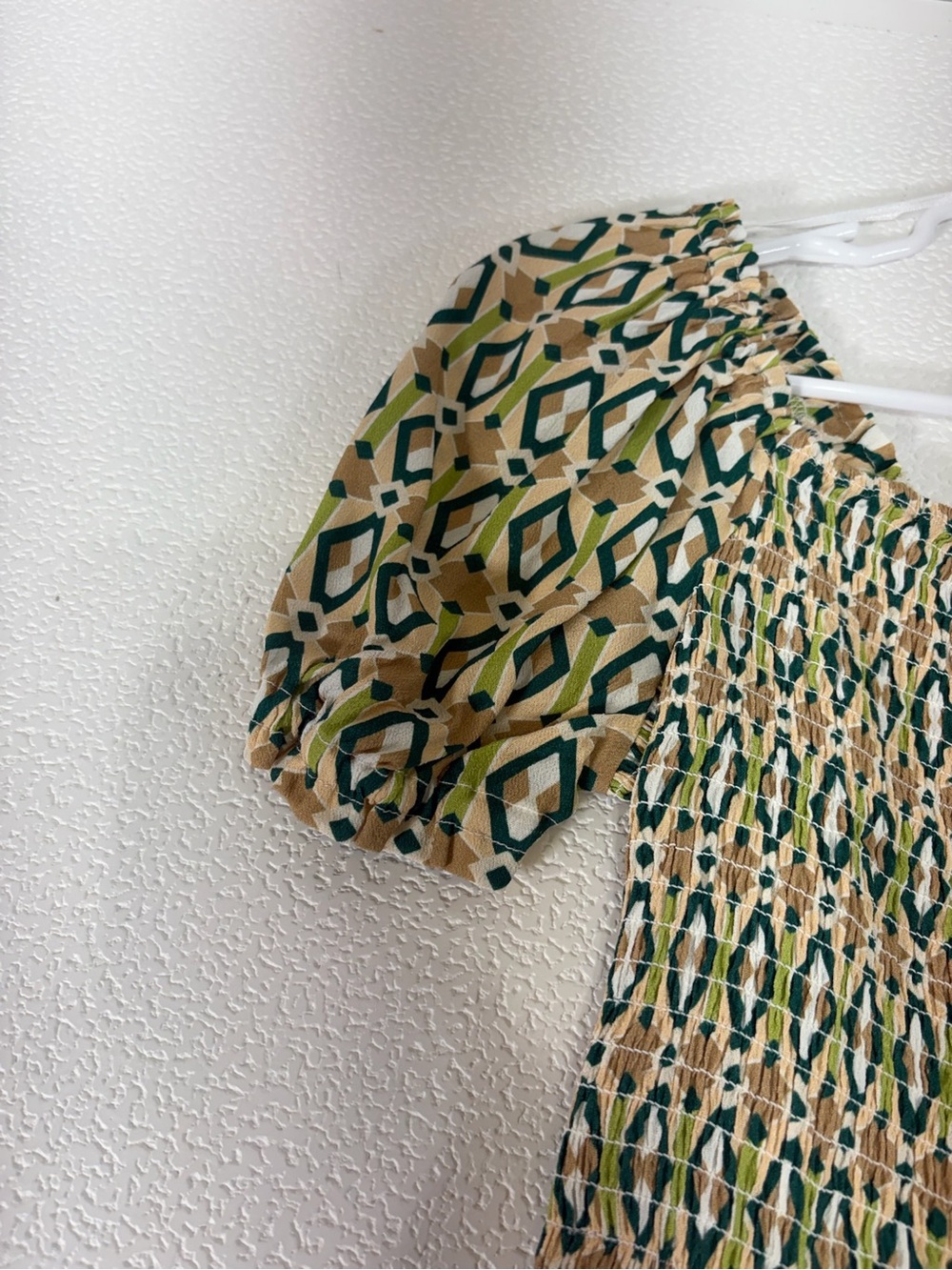 Velvet Heart Beige and Green Smocked Off-Shoulder Crop Top 3647 - Picture 3 of 7